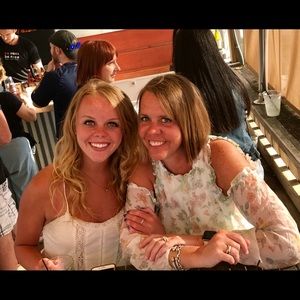 Meet your Posher, Laurie